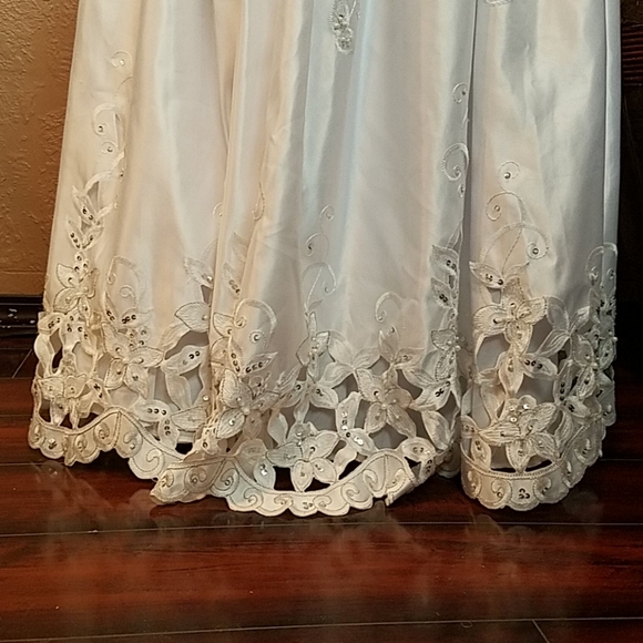 Handmade first communion dress - Picture 3 of 8